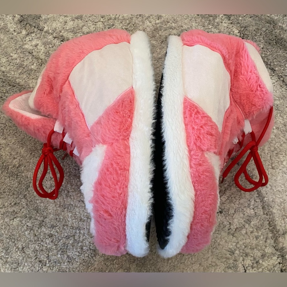 Nike Dunks Pink Plush Sneaker Slippers, Unisex Size 6-10 (36-40) - Picture 5 of 7
